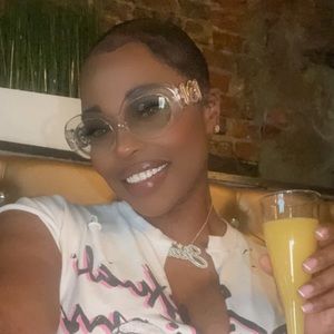 Meet your Posher, Sheena